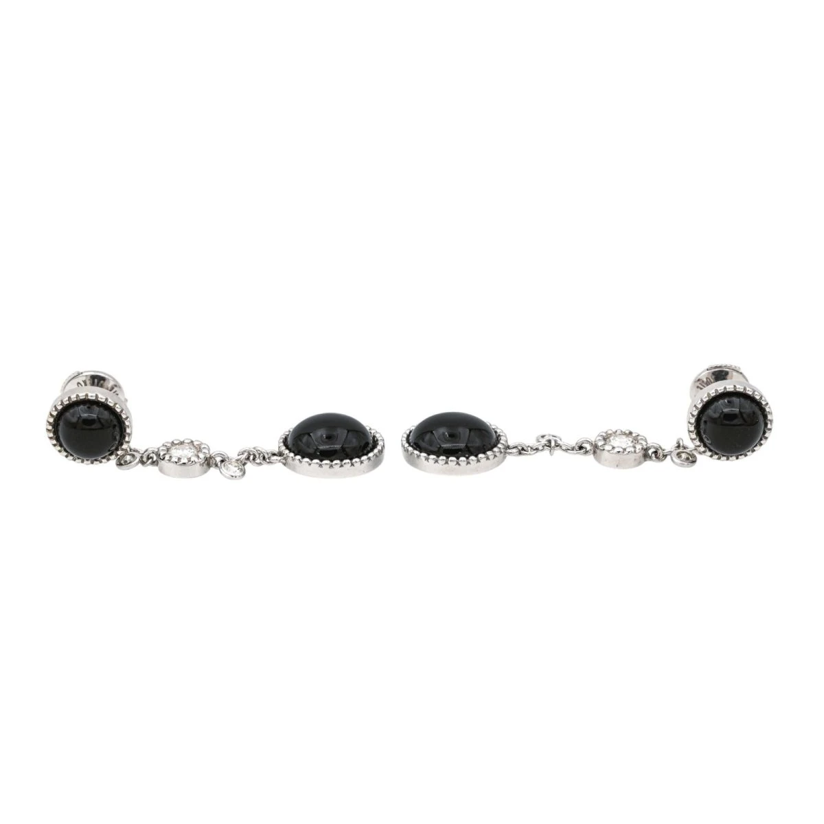 Boucles D'oreilles Pendantes SUSIE OTÉRO En Or Blanc, Onyx Et Diamants 4 Boucles D'oreilles Pendantes SUSIE OTÉRO En Or Blanc, Onyx Et Diamants – Image 4