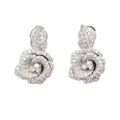 Boucles D’oreilles Puces DIOR "Bagatelle" En Or Blanc Et Diamants