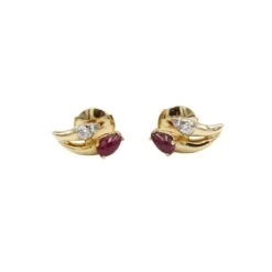 Boucles D'oreilles Puces En Or Jaune, Rubis Et Diamant
