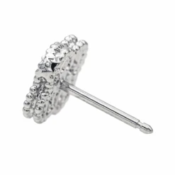 Boucles D'oreilles Puces VAN CLEEF & ARPELS "Sweet Alhambra" En Or Blanc Et Diamants -Castafiore Boutique boucles doreilles puces van cleef arpels sweet alhambra en or blanc et diamants 3025426