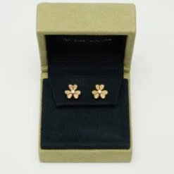 Boucles D’oreilles Van Cleef & Arpels Frivole En Or Jaune Et Diamants -Castafiore Boutique boucles doreilles van cleef arpels frivole en or jaune et diamants 992234