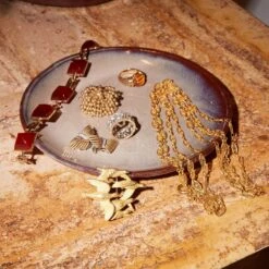 Bracelet Articulé En Or Jaune Et Cornaline En Pain De Sucre -Castafiore Boutique bracelet articule en or jaune et cornaline en pain de sucre 632356