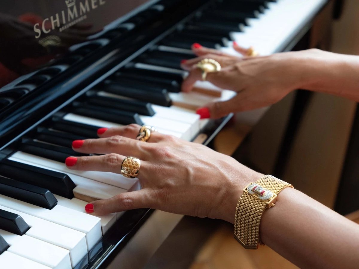 Bracelet Ceinture Souple En Or Jaune, Rubis Et Diamants 6 Bracelet Ceinture Souple En Or Jaune, Rubis Et Diamants – Image 6