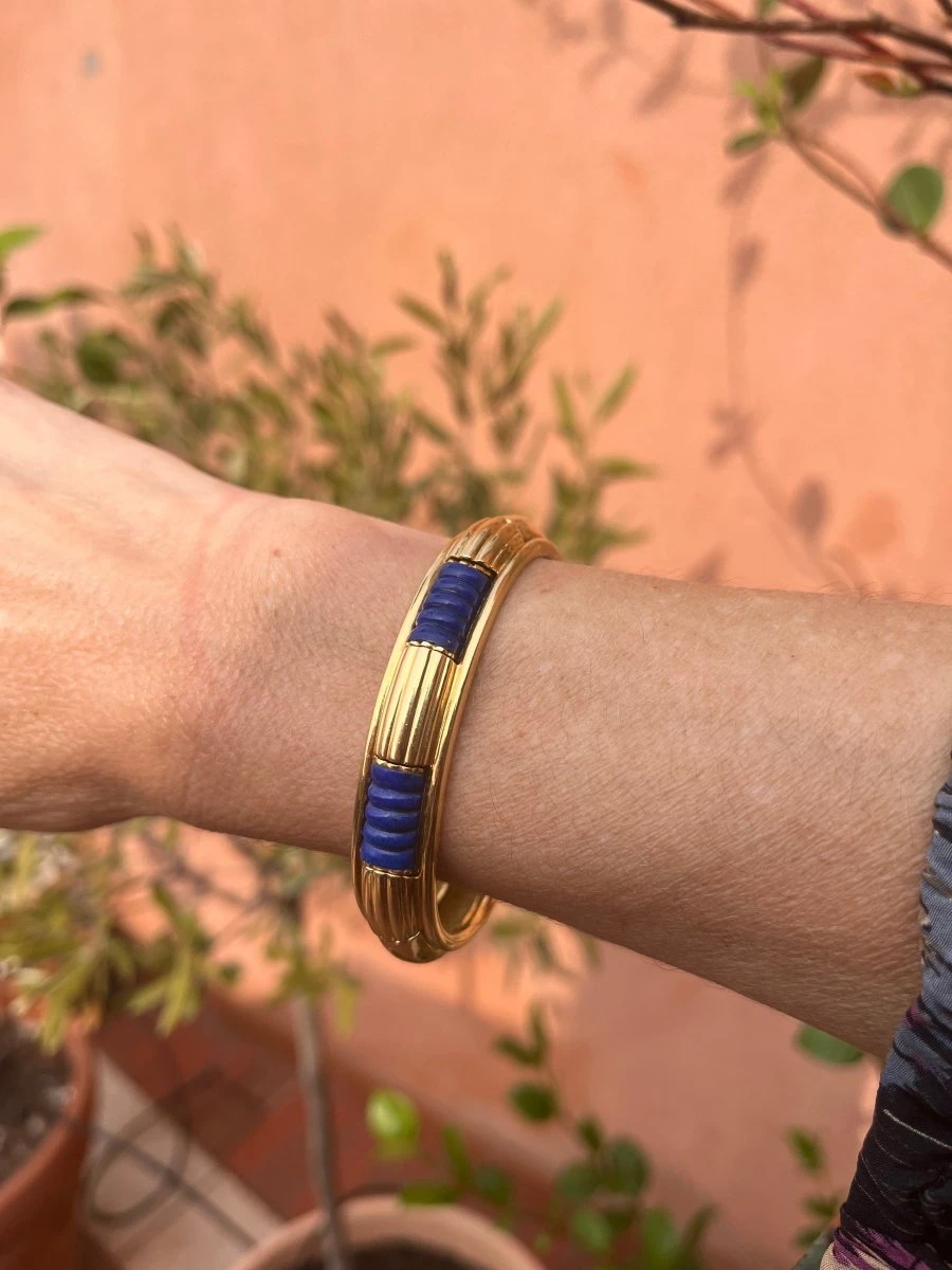 Bracelet Jonc BOUCHERON En Or Jaune Et Lapis Lazuli 2 Bracelet Jonc BOUCHERON En Or Jaune Et Lapis Lazuli – Image 2
