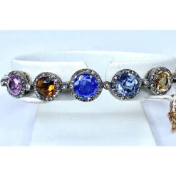 Bracelet Jonc En Or 18 Carats, Multipierres: Saphir,topazes,citrine. Epoque Napoléon III 19 Bracelet Jonc En Or 18 Carats, Multipierres: Saphir,topazes,citrine. Epoque Napoléon III -Castafiore Boutique bracelet jonc en or 18 carats multipierres saphirtopazescitrine epoque napoleon iii 929903