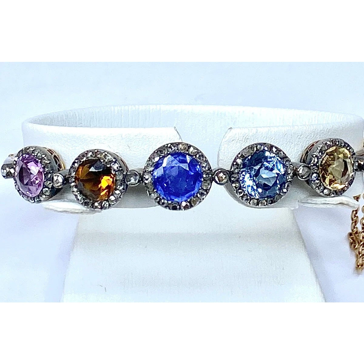 Bracelet Jonc En Or 18 Carats, Multipierres: Saphir,topazes,citrine. Epoque Napoléon III 7 Bracelet Jonc En Or 18 Carats, Multipierres: Saphir,topazes,citrine. Epoque Napoléon III – Image 7