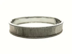 Bracelet Jonc ETERNAMÉ "Lunaria", En Or Noir Et Spinelle -Castafiore Boutique bracelet jonc etername lunaria en or noir et spinelle 273843