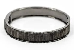 Bracelet Jonc ETERNAMÉ "Lunaria", En Or Noir Et Spinelle -Castafiore Boutique bracelet jonc etername lunaria en or noir et spinelle 925435