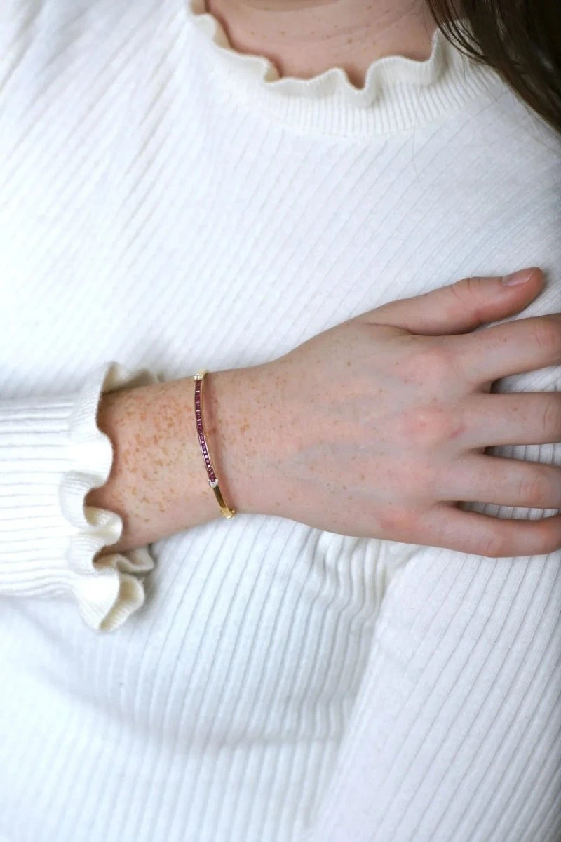 Bracelet Jonc Ouvrant Rubis Calibrés Et Diamants 7 Bracelet Jonc Ouvrant Rubis Calibrés Et Diamants – Image 7