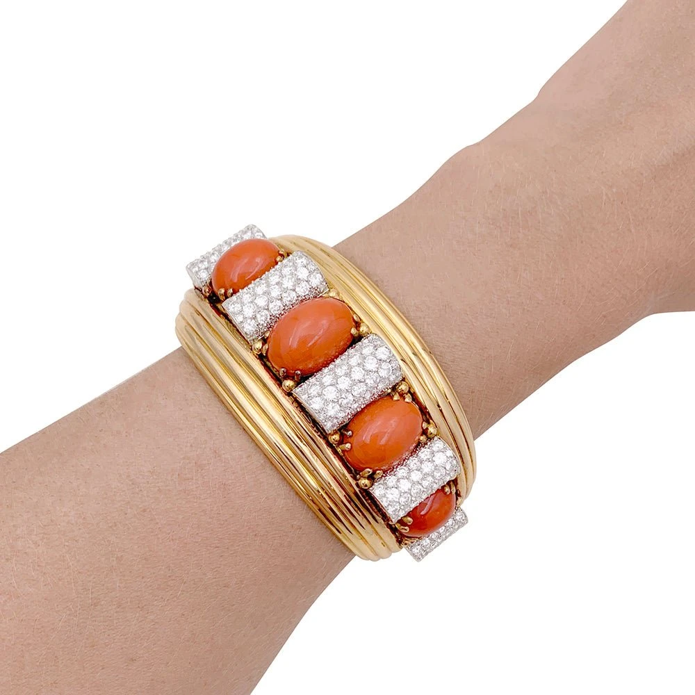 Miller Bracelet Jonc RENÉ BOIVIN En Platine, Or Jaune, Corail Et Diamants 2 Miller Bracelet Jonc RENÉ BOIVIN En Platine, Or Jaune, Corail Et Diamants – Image 2