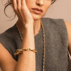 Bracelet Maille HERMÈS Par GEORGES LENFANT "Chaîne D'ancre" En Or Jaune -Castafiore Boutique bracelet maille georges lenfant pour hermes chaine dancre en or jaune 274329