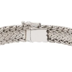Bracelet Manchette En Or Blanc Saphirs Et Diamants -Castafiore Boutique bracelet manchette en or blanc saphirs et diamants 309640