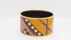 Bracelet Manchette HERMÈS En Métal Doré émaillé -Castafiore Boutique bracelet manchette hermes en metal dore emaille 175493