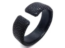 Bracelet Manchette En 2 Ors Et Galuchat Noir -Castafiore Boutique bracelet manchette love en 2 ors et galuchat noir 433642