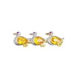 Broche 3 Canards En Or, Saphirs Jaunes, Diamants Et Rubis