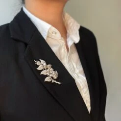 Broche Branche Florale - Or, Diamants Et Perles -Castafiore Boutique broche branche florale or diamants et perles 711450