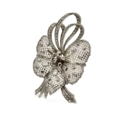 Broche Fleur Dentelée En Or Blanc Et Diamants -Castafiore Boutique broche fleur dentelee en or blanc et diamants 218090