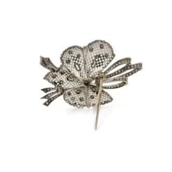 Broche Fleur Dentelée En Or Blanc Et Diamants -Castafiore Boutique broche fleur dentelee en or blanc et diamants 350772