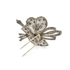 Broche Fleur Dentelée En Or Blanc Et Diamants -Castafiore Boutique broche fleur dentelee en or blanc et diamants 477477