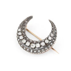 Broche Épingle Lune En Or Jaune, Argent Et Diamants -Castafiore Boutique broche lune en or jaune argent et diamants 418184