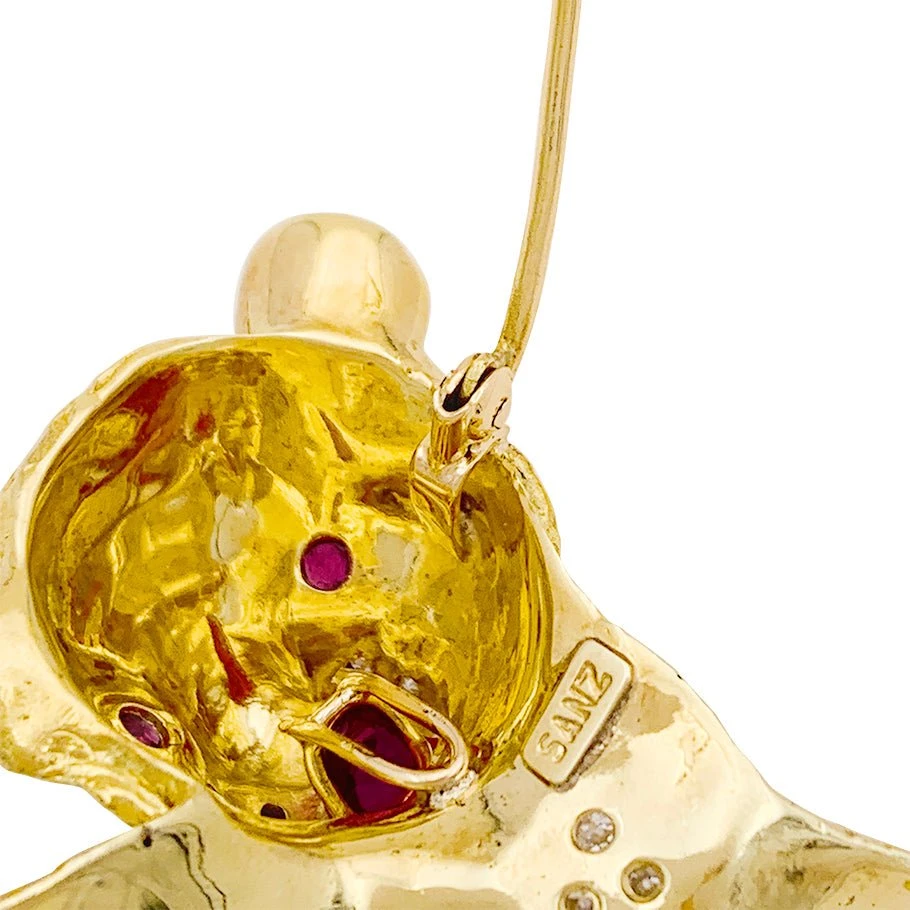 Miller Broche SANZ "Tigre", Or Jaune, Diamants, Rubis, émail 6 Miller Broche SANZ "Tigre", Or Jaune, Diamants, Rubis, émail – Image 6