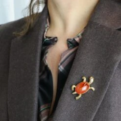 Broche Tortue En Or Jaune Et Cornaline -Castafiore Boutique broche tortue en or jaune et cornaline 442242