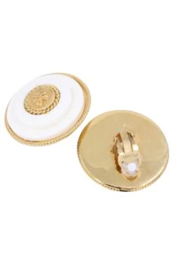 Boucles D'Oreilles Clips CHANEL En Métal Doré Et Bakélite 5 Boucles D'Oreilles Clips CHANEL En Métal Doré Et Bakélite -Castafiore Boutique clips chanel en metal dore et bakelite 992883