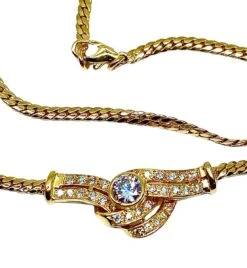 Collier En Or Jaune 18 Carats Et Motif En Diamants