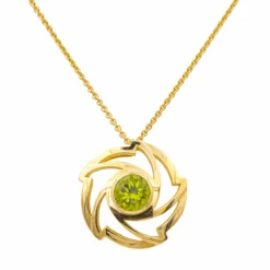 Collier Pendentif En Or Jaune Et Péridot -Castafiore Boutique collier pendentif en or jaune et peridot 8567055
