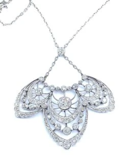Collier Pendentif En Platine, Diamants, époque 1900 -Castafiore Boutique collier pendentif en platine diamants epoque 1900 384363