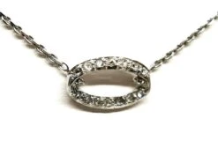 Collier Pendentif Oval En Or Blanc Et Diamants