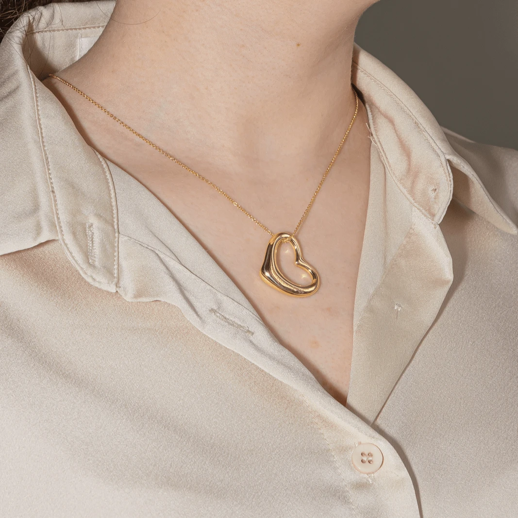 Collier Pendentif TIFFANY & CO. "Open Heart" En Or Jaune 2 Collier Pendentif TIFFANY & CO. "Open Heart" En Or Jaune – Image 2