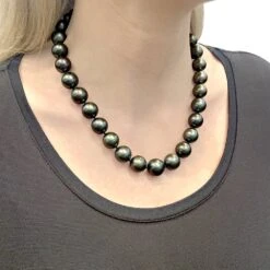 Miller Collier Perles De Tahiti En Or Blanc Et Diamants 17 Miller Collier Perles De Tahiti En Or Blanc Et Diamants -Castafiore Boutique collier perles de tahiti en or blanc et diamants 836435