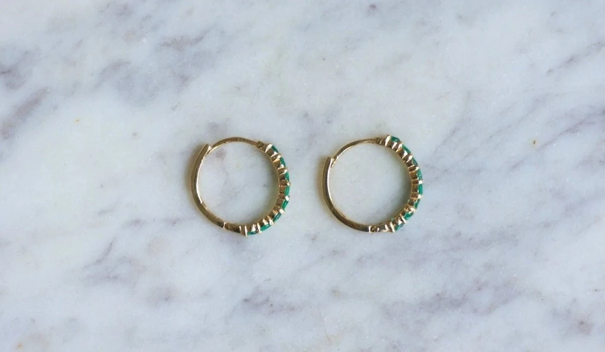 Créoles Emeraudes Sur Or Jaune 3 Créoles Emeraudes Sur Or Jaune – Image 3