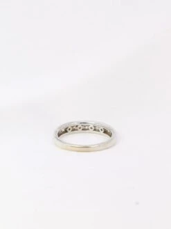 Demi-Alliance Américaine En Or Blanc Et Diamants 0,18 Ct 12 Demi-Alliance Américaine En Or Blanc Et Diamants 0,18 Ct -Castafiore Boutique demi alliance americaine en or blanc et diamants 018 ct 207052