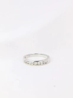 Demi-Alliance Américaine En Or Blanc Et Diamants 0,18 Ct