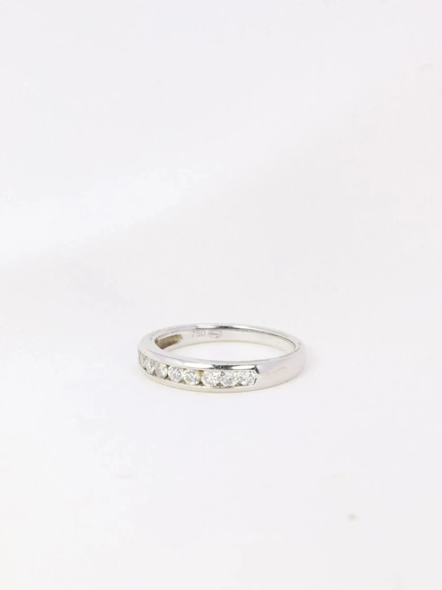 Demi-Alliance Américaine En Or Blanc Et Diamants 0,18 Ct 3 Demi-Alliance Américaine En Or Blanc Et Diamants 0,18 Ct – Image 3