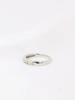 Demi-Alliance Américaine En Or Blanc Et Diamants 0,18 Ct 11 Demi-Alliance Américaine En Or Blanc Et Diamants 0,18 Ct -Castafiore Boutique demi alliance americaine en or blanc et diamants 018 ct 889767