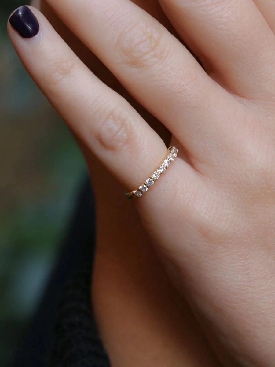 Demi-Alliance Américaine En Or Jaune Et Diamants 0,36 Ct 2 Demi-Alliance Américaine En Or Jaune Et Diamants 0,36 Ct – Image 2