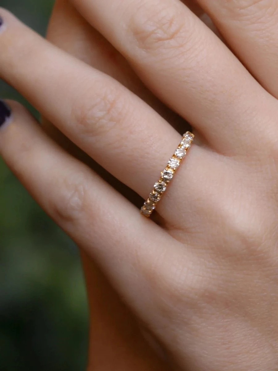 Demi-Alliance Américaine En Or Jaune Et Diamants 0,88 Ct 2 Demi-Alliance Américaine En Or Jaune Et Diamants 0,88 Ct – Image 2