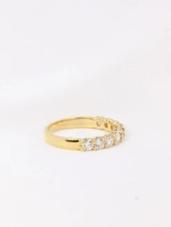 Demi-Alliance Américaine En Or Jaune Et Diamants 1,35 Ct -Castafiore Boutique demi alliance americaine en or jaune et diamants 135 ct 136353