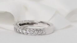 Demi Alliance En Or Blanc Et Diamants -Castafiore Boutique demi alliance en or blanc et diamants 826870