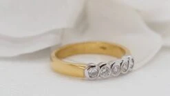 Demi Alliance En Or Jaune Et Blanc Sertie De Diamants 9 Demi Alliance En Or Jaune Et Blanc Sertie De Diamants -Castafiore Boutique demi alliance en or jaune et blanc sertie de diamants 311591