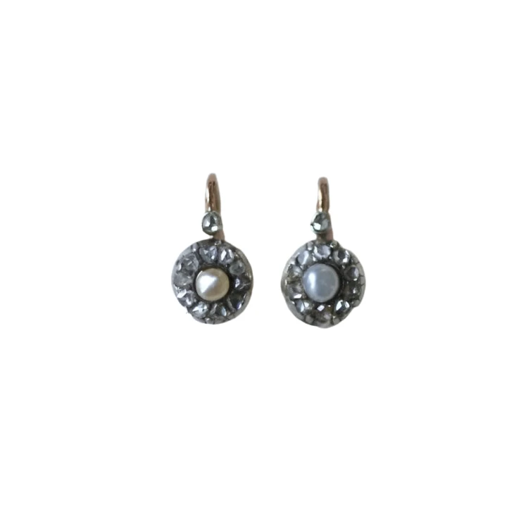 Boucles D'oreilles Dormeuses En Or Rose, Argent, Perles Et Dimants. 1 Boucles D'oreilles Dormeuses En Or Rose, Argent, Perles Et Dimants.
