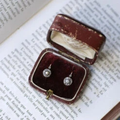 Boucles D'oreilles Dormeuses En Or Rose, Argent, Perles Et Dimants. 13 Boucles D'oreilles Dormeuses En Or Rose, Argent, Perles Et Dimants. -Castafiore Boutique dormeuses anciennes perles fines diamants 735840