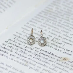 Boucles D'oreilles Dormeuses En Or Rose, Argent, Perles Et Dimants. 21 Boucles D'oreilles Dormeuses En Or Rose, Argent, Perles Et Dimants. -Castafiore Boutique dormeuses anciennes perles fines diamants 896374