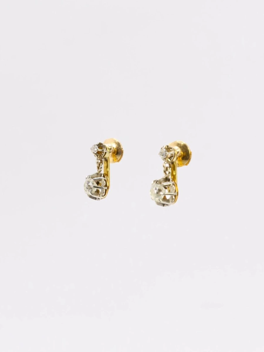 Dormeuses Or Diamants Coussin Taille Ancienne 1,5 Ct 4 Dormeuses Or Diamants Coussin Taille Ancienne 1,5 Ct – Image 4