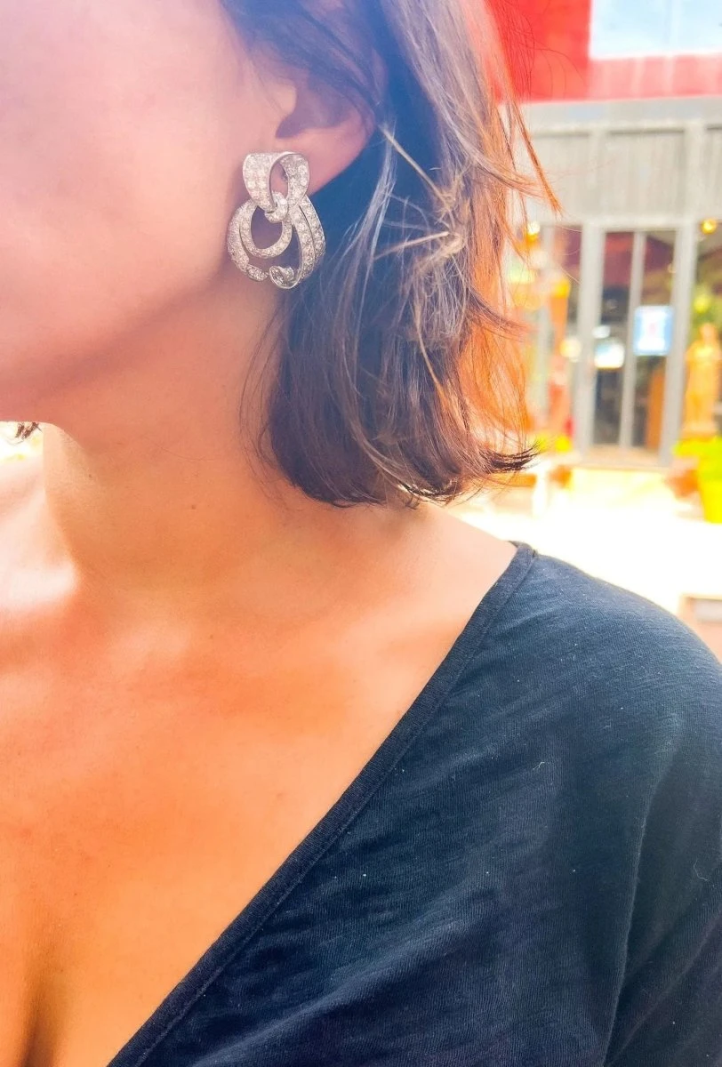 Importante Boucle D'oreilles Platine Et Diamants Circa 1930 4 Importante Boucle D'oreilles Platine Et Diamants Circa 1930 – Image 4