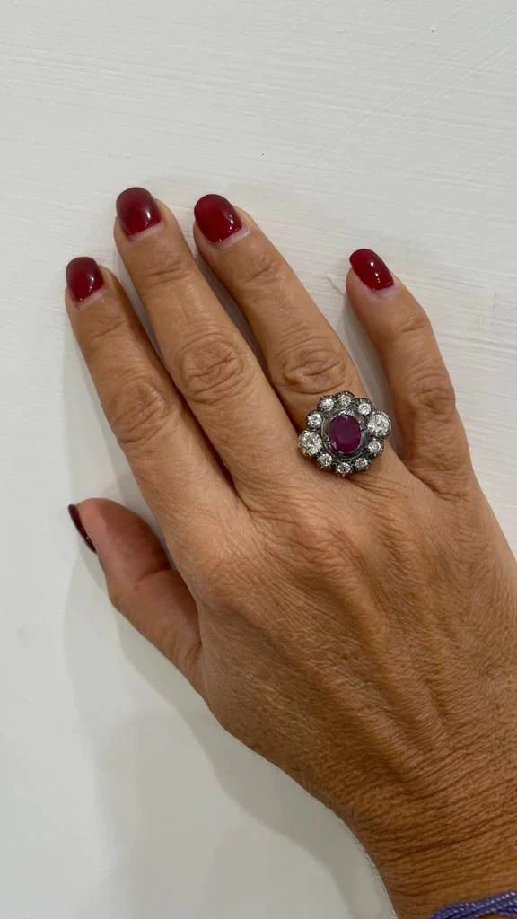 Late 19th Century 2.05 Carat Ruby Diamond Gold Cluster Ring 8 Late 19th Century 2.05 Carat Ruby Diamond Gold Cluster Ring – Image 8