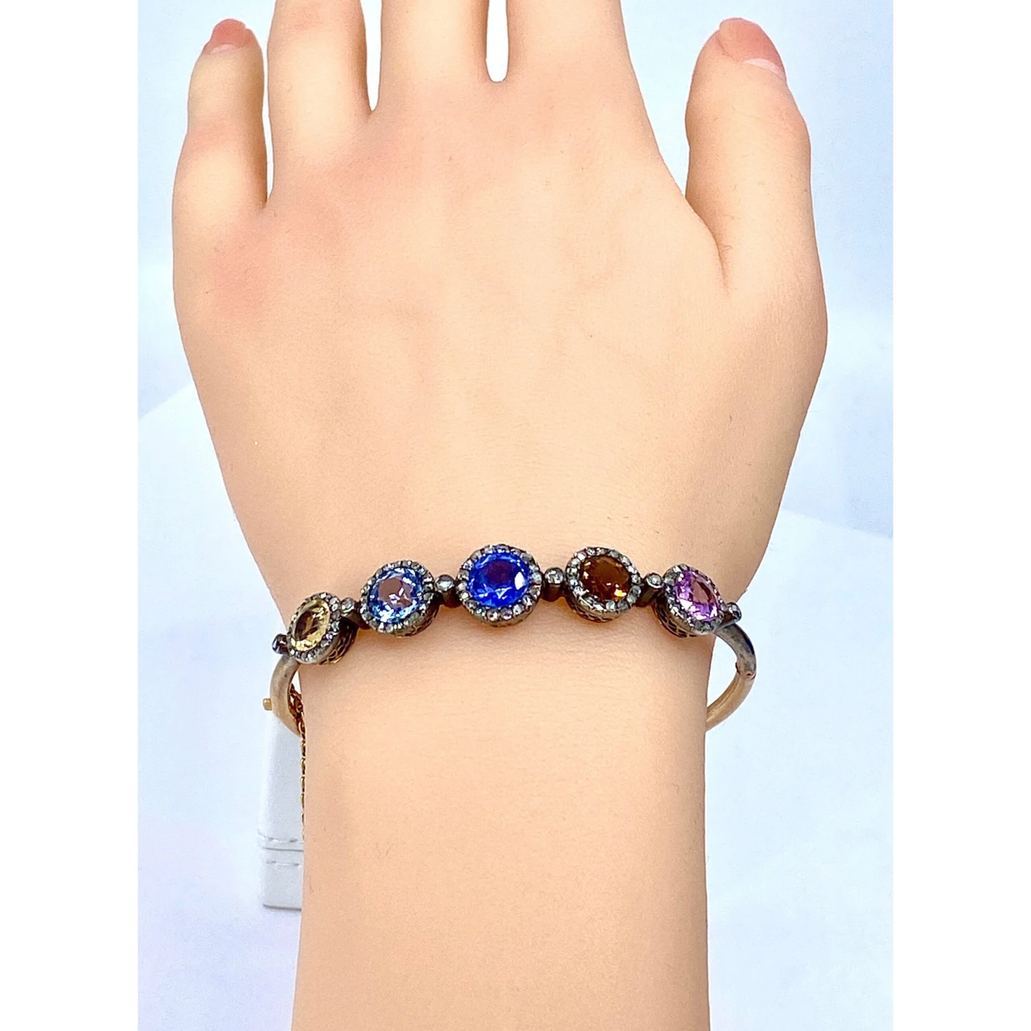 Bracelet Jonc En Or 18 Carats, Multipierres: Saphir,topazes,citrine. Epoque Napoléon III 11 Bracelet Jonc En Or 18 Carats, Multipierres: Saphir,topazes,citrine. Epoque Napoléon III – Image 11